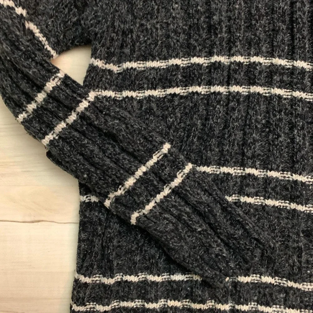 Whispering Smith London Mens Charcoal Gray Striped Chunky Knit Sweater Large